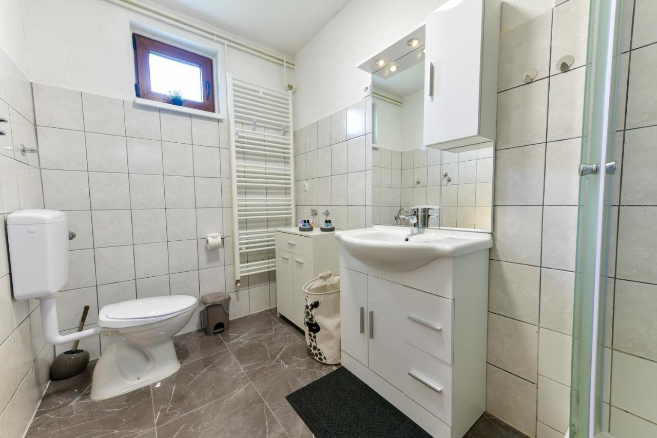 דרז'ניק גראד Apartman Plum Plitvice מראה חיצוני תמונה