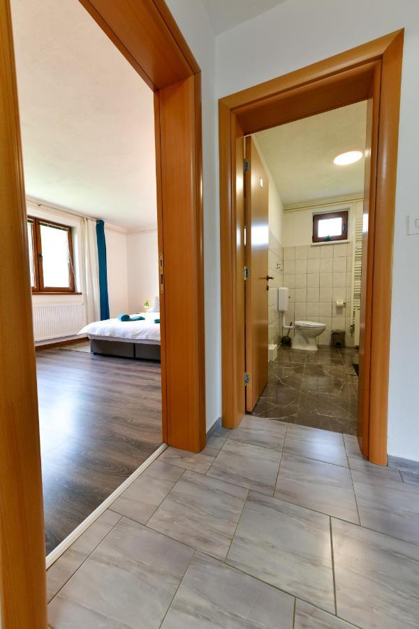 דרז'ניק גראד Apartman Plum Plitvice מראה חיצוני תמונה